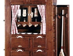 A snack bar with a bar made of solid wood, Maggi Massimo