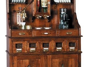 A snack bar with a bar made of solid wood, Maggi Massimo