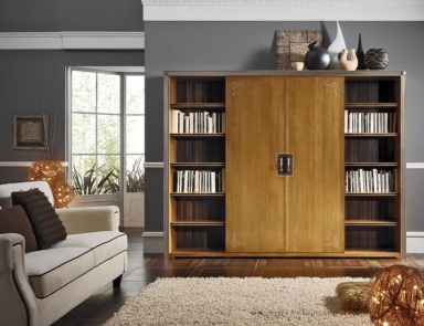 The bookcase is varnished, PREGNO