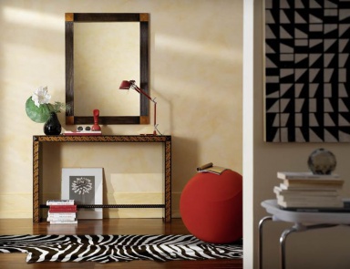 The console on high legs, PREGNO