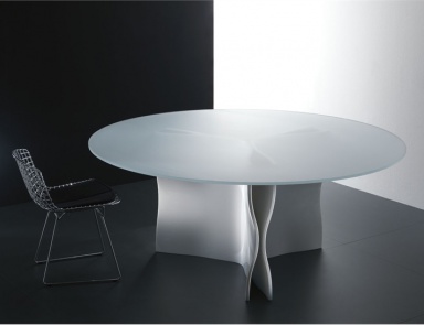 Dining table Trigonos, Acerbis International