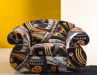 Armchair upholstered Regina di Cuori, Moda