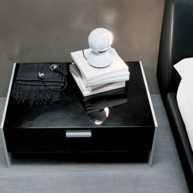 Table prikrovatnye Frame