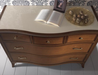 Tall dresser, at the stilema stand