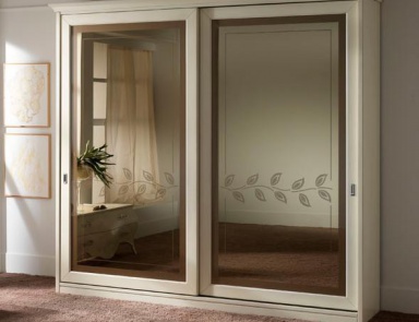 Wardrobe with sliding doors, at the stilema stand