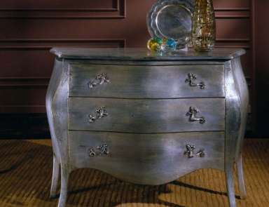 A chest of drawers made of natural wood, Busatto