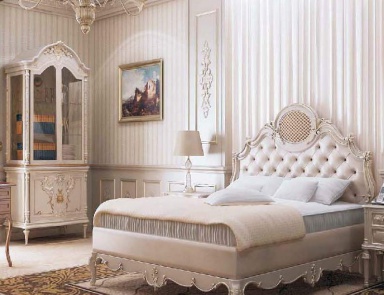 Double bed with shaped headboard, Giorgio Piotto