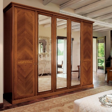 The wardrobe Lady 5A