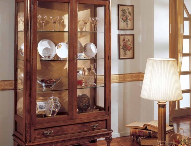 Showcase with glass facade, Corso