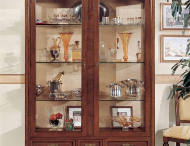 Showcase with glass facade, Corso