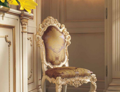 A chair without arms, Corso