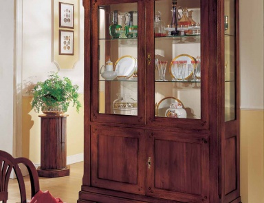 Showcase with glass facade, Corso