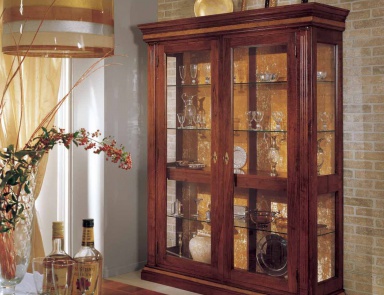 Showcase with glass facade, Corso