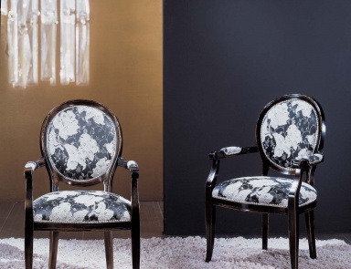 Chair Ophelia, Formerin