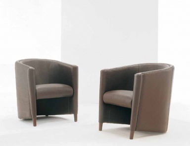 Chair in leather upholstery, Gyform