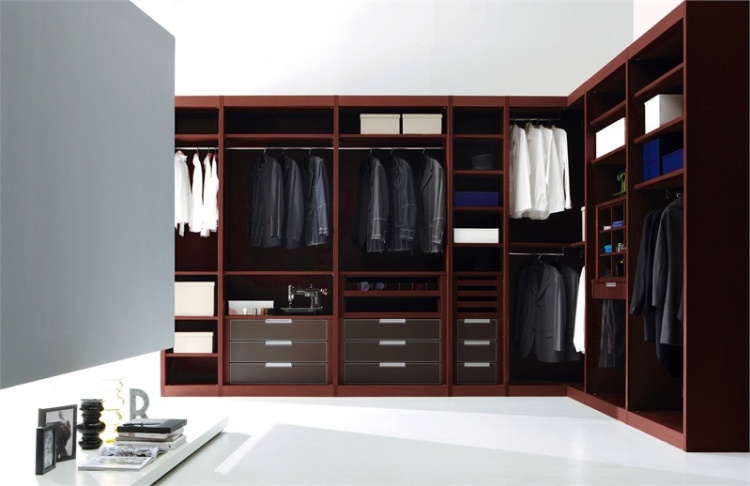 Atlante wardrobe from EmmeBi