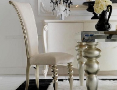 Chair with high back, Avenanti