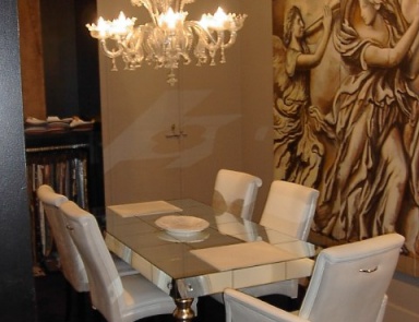 Sedie perfectly set for the dining room of 26 M&R