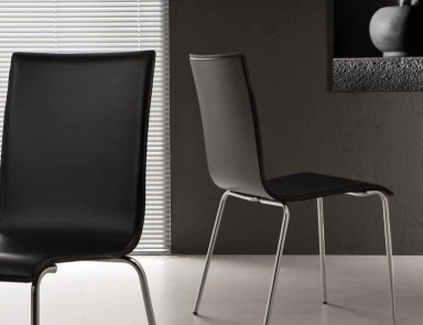 Chair on a metal frame, Midj