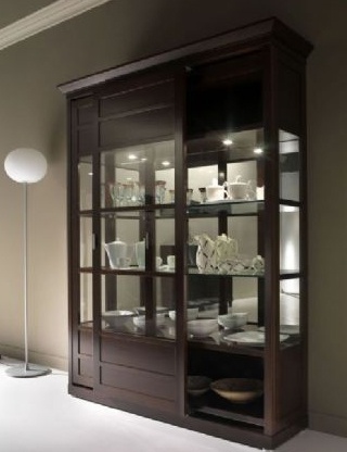 Cupboard, glazed from the Italian manufacturer Arte Brotto