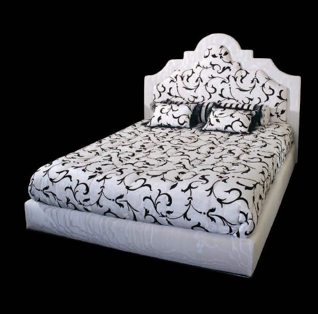 Double bed from Italian manufacturer Wama