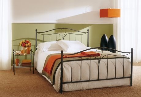 Double bed on metal frame with footboard Siena, Bontempi Casa