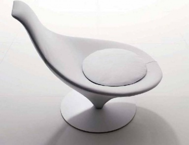 A chair without armrests, Desiree