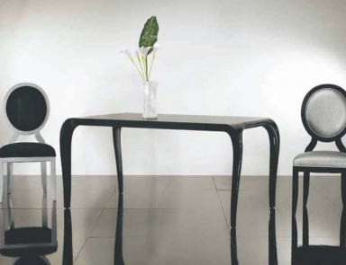 Table Seven Sedie Perfectly