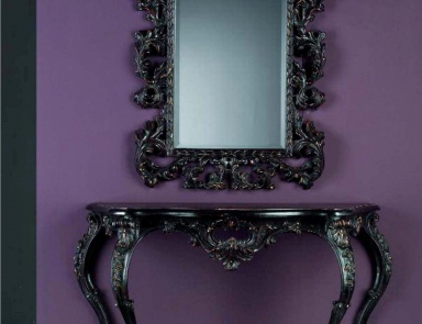 The console on high legs, Spini