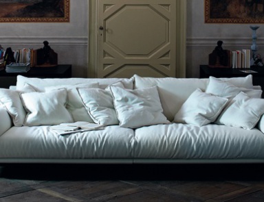 The Faubourg Sofa, Arflex