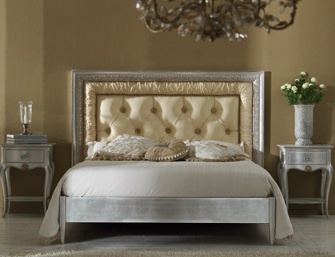 Double bed with high headboard, Benedetti