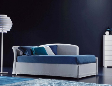 The Dakar Bed, Axil