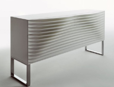 Dresser with metal legs, Horm