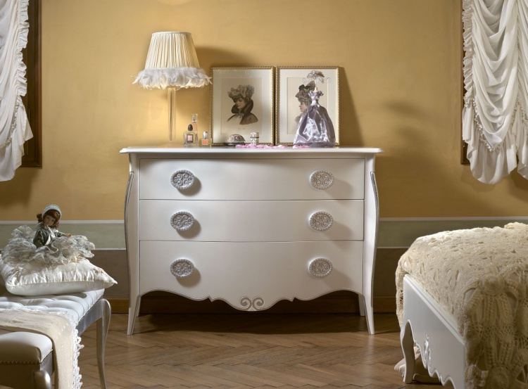 The dresser in the nursery factory Arca