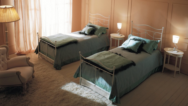 Bed with wrought iron headboard Letto Dolly, Millenotti - Corte Zari