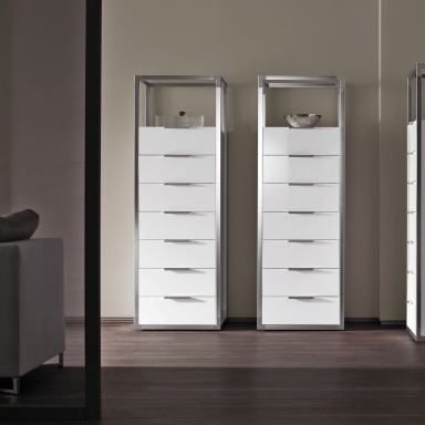 The CONTOURS of drawers chest of drawers