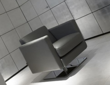 Chair on a swivel base, Brianform