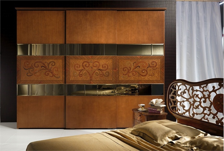 Wardrobe finish walnut veneer AR13, Carpanelli