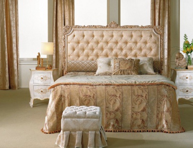 Double bed with high headboard, Antonelli Moravio