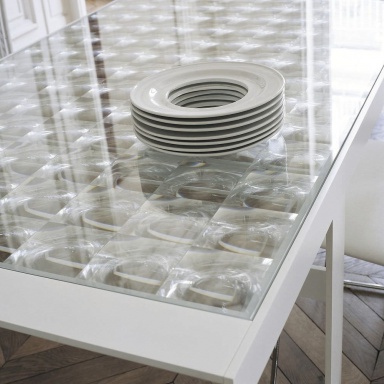 Dining table Lens