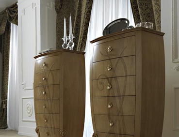 Tall dresser, at the stilema stand