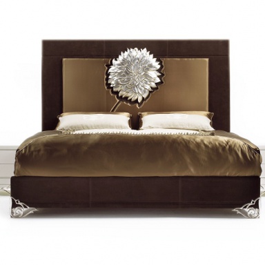 Bedroom (Suite bedroom) the work was first performed in Flower