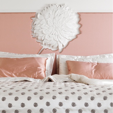 Bedroom (Suite bedroom) the work was first performed in Flower