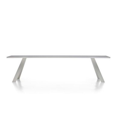 Primetime dining table