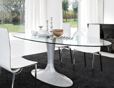 Dining table on a massive basis, Tonin casa