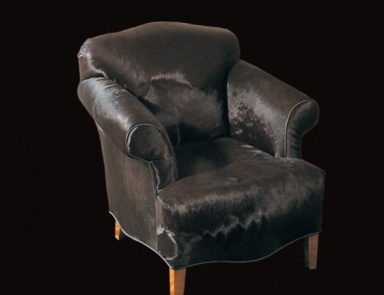 Chair with rounded armrests, Wama