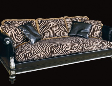 Three seater sofa low lying Wama