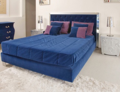 Double bed with metal legs, Wama