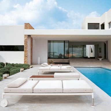 A Chaise Longue Springtime