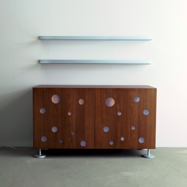 Dresser Polka dots